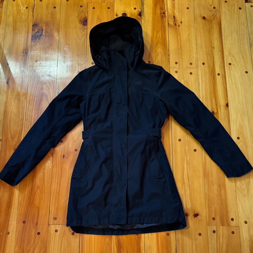 Black The North Face women’s spring/fall coat in great shape